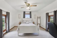 Relaxing Spacious Farmhouse with Fire-Pit and Family Friendly Amenities