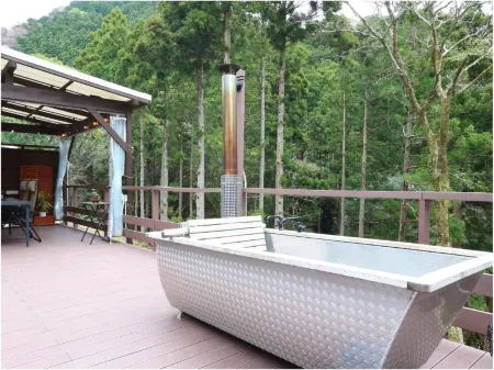 WASABI VILLAGE Отели рядом с достопримечательностью «Seaside Base ARARI シーサイドベース安良里 グランピング»