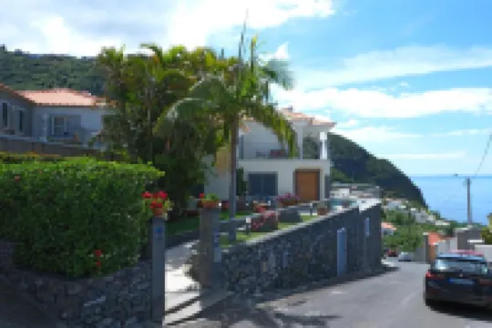 Fuga para o mar com piscina privada