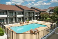 Courtyard Dallas-Fort Worth/Bedford - Pools