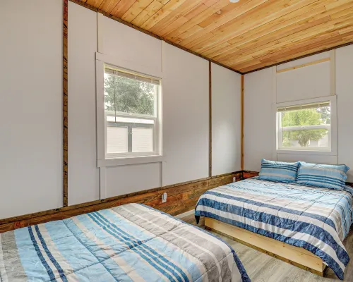 Near Twilight Sites & Scenic Hikes: Forks Apt Hotels in Forks