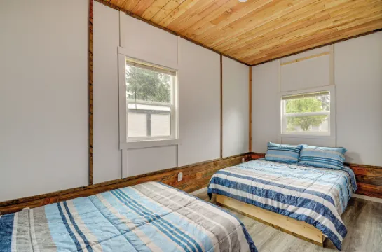 Near Twilight Sites & Scenic Hikes: Forks Apt