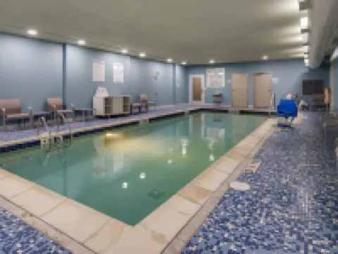 Holiday Inn Express & Suites DETROIT - FARMINGTON HILLS by IHG Hotels in Oakland County