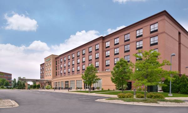Holiday Inn Madison AT THE American Center by IHG