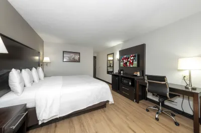 Red Roof Plus+ Huntsville Hotels near Sam Houston State University