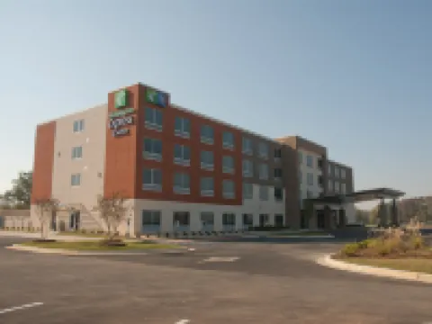 Holiday Inn Express & Suites Decatur by IHG Hotels in Decatur