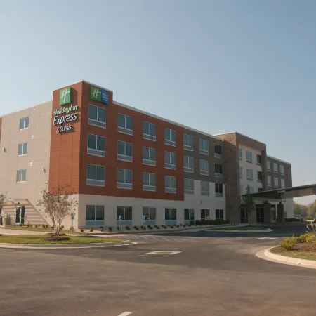Holiday Inn Express & Suites Decatur by IHG