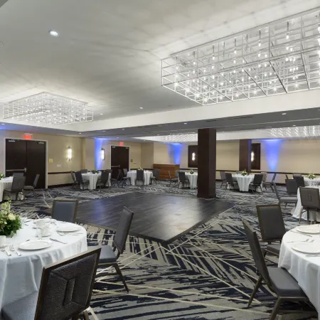DoubleTree by Hilton Jamestown