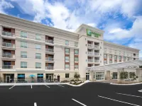 Holiday Inn & Suites ARDEN - ASHEVILLE AIRPORT by IHG Hotels in Fletcher