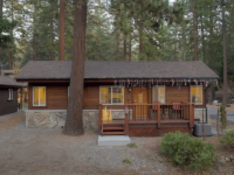 Lake Star by AvantStay Hot Tub Walk to Beach Hotels in Kings Beach