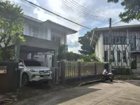 Spacious Entire House with shared Fitness Room and Shared Indoor Pool in club