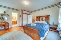 Pet-Friendly Franklinville Farmhouse w/ Sunroom!
