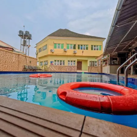 TommsVille Hotels