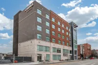 Cambria Hotel Louisville Downtown-Whiskey Row Отели в г. Луисвилл