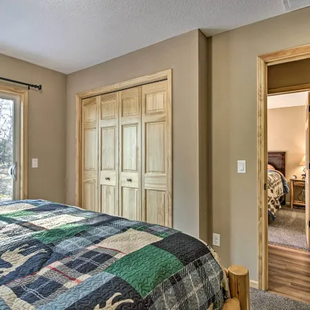Breezy Point Cabin w/ Fire Pit - Walk to Lake