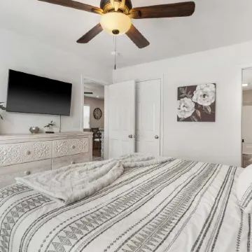 Valley View Treehouse - Holiday Hills Branson Golf Resort Outdoor Pools