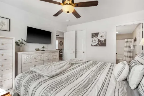 Valley View Treehouse - Holiday Hills Branson Golf Resort Outdoor Pools