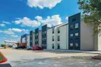 Holiday Inn Express & Suites Joplin Southeast by IHG - parking