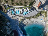 Made by the Sea Villas 8 Bdrm - Villas