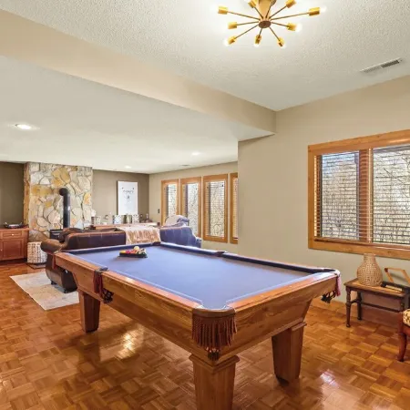 Black Bear 5BR Cabin - Hot Tub - Fire Pit - Game Room - Views! Beech Mountain