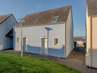 Cosy seaside house with private pool