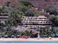 Hotel Catalina Beach Resort Hotels in Zihuatanejo