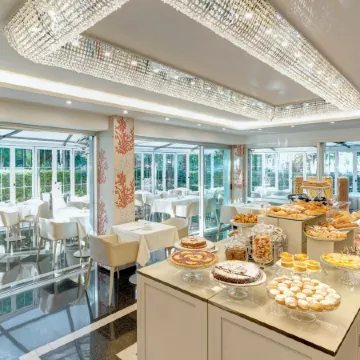 Hotel Feldberg Отели рядом с достопримечательностью «Mojito Beach Riccione»