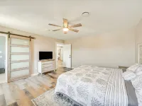 Bright Kitty Hawk Home w/ Hot Tub, Walk to Beach! Hotels in Kitty Hawk