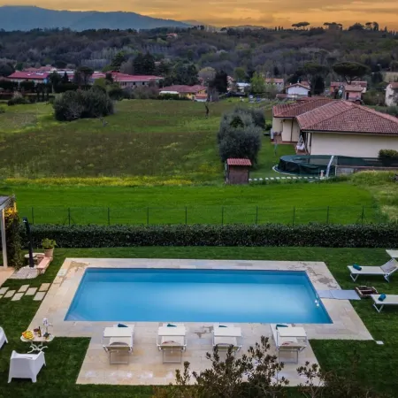 Villa Catia Farmhouse, Three Luxury Bedrooms, a Jacuzzi Pool and a Dream-Like Getaway Experience
