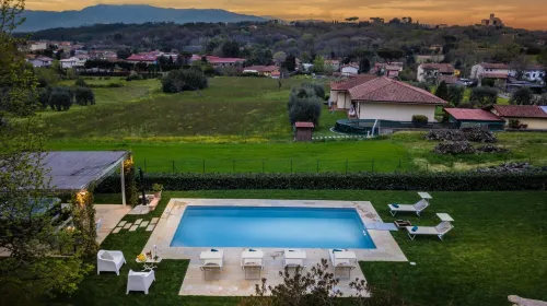 Villa Catia Farmhouse, Three Luxury Bedrooms, a Jacuzzi Pool and a Dream-Like Getaway Experience