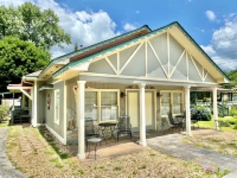 Riverbend Motel & Cabins Hotels in Helen