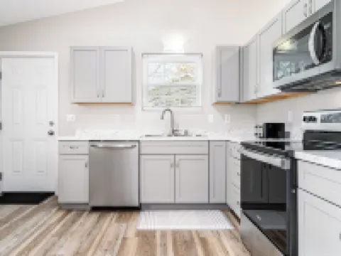 Ultimate Family Escape - 5BR 2.5BA - 2 Living Rooms Hoteles en Radcliff