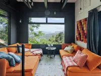 Cabane Treehouse Retreat with Mountain Views Ξενοδοχεία στην πόλη Beechmont