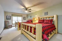 Door County Townhome Pool Access, 1 Mi to Beach! - WiFi