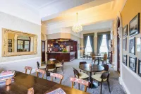 Commodore Hotel - breakfast