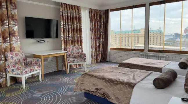 Senator Hotel Отели рядом с достопримечательностью «Парк Гусейн Джавид»