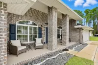 現代四卧室靠近海灘的帶加熱泳池的度假屋