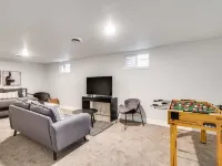 @ Marbella - Modern 4-br Retreat Chef's Kitchen Hotels in Arvada