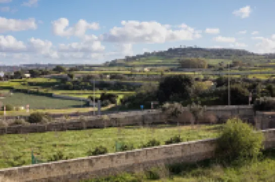 Sunlit Modern Home Country Views Xemxija