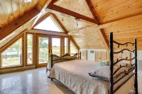 Hornersville Vacation Rental w/ Private Pond! - balcony