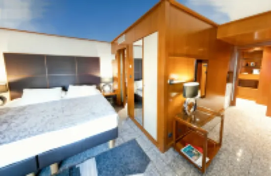 Goldstar Apartments & Suites