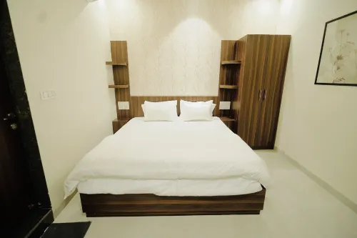 Hotel the Vibez Inn & Restaurant - ที่มีบาร์