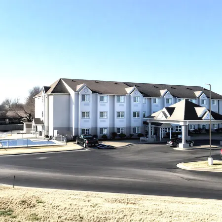 Microtel Inn & Suites by Wyndham Claremore