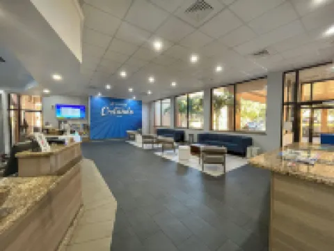 โรงแรม มอนเรียล เอ็กซ์เพรส แอนด์ สตูดิโอส์ ไอไดรฟ์ ดิสทริกต์