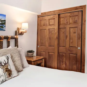 Vantage Point #602 3 Bedroom Condo by RedAwning