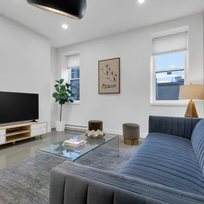 The Cove Hotel Hotel dekat Teater Outremont