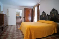 Ai Cartari - Condos