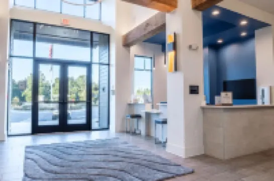 Landing Apartments Near North Okaloosa Medical Center