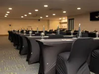 Qs Evander Hotel and Apartments - 3-Star