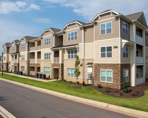 Landing Apartments Greer - Sugar Creek Hotels in Greer